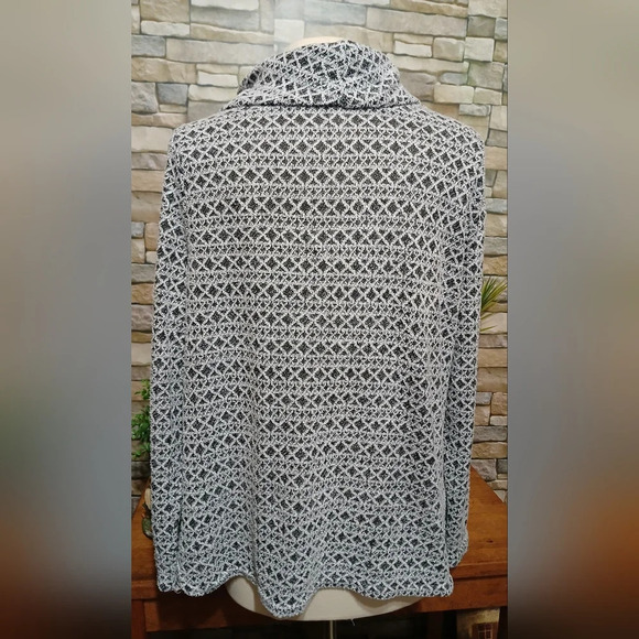 Croft & Barrow XL Cozy Sweater Black Gray‎ Diamond Print Turtleneck - Picture 2 of 4